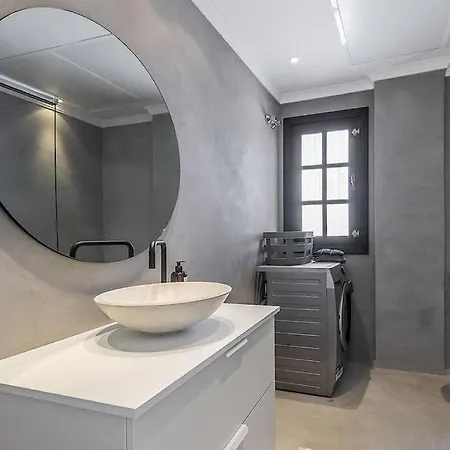 Charming Apartment *