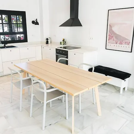 Charming 马尔韦利亚